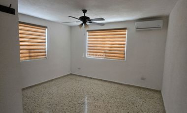 Casa en renta sin muebles en La Linda Vista