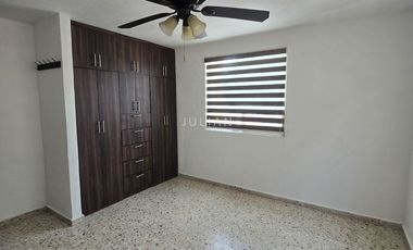 Casa en renta sin muebles en La Linda Vista