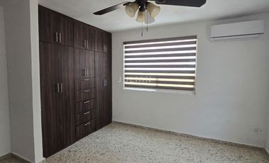 Casa en renta sin muebles en La Linda Vista
