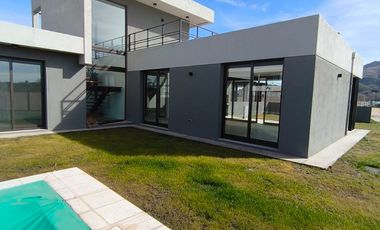 CASA A ESTRENAR EN VENTA