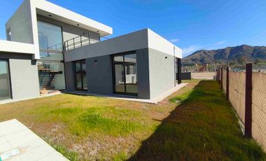 CASA A ESTRENAR EN VENTA