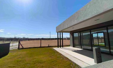 CASA A ESTRENAR EN VENTA