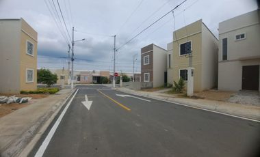 Alquiler casa en la Urbanizacion Paseo del Sol etapa 3 via a la Costa , Chongon