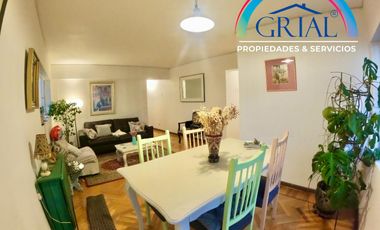 Amplio Dpto. antiguo 32 2b en Providencia
