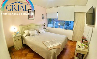 Amplio Dpto. antiguo 32 2b en Providencia