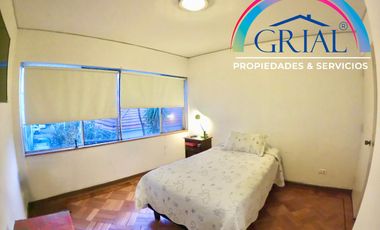 Amplio Dpto. antiguo 32 2b en Providencia