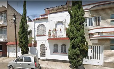 Vendo hermosa propiedad en Espaciosa e increible casa en venta bien distribuida se encuentra en ignacio allende  86 Claveria Azcapotzalco