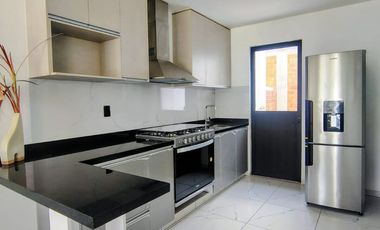 VENTA DE CASA CON ALBERCA EN CONDOMINIO DE 15 CASAS EN JIUTEPEC, MORELOS.