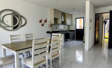 VENTA DE CASA CON ALBERCA EN CONDOMINIO DE 15 CASAS EN JIUTEPEC, MORELOS.