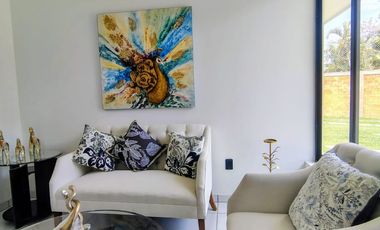 VENTA DE CASA CON ALBERCA EN CONDOMINIO DE 15 CASAS EN JIUTEPEC, MORELOS.