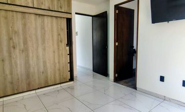 VENTA DE CASA CON ALBERCA EN CONDOMINIO DE 15 CASAS EN JIUTEPEC, MORELOS.