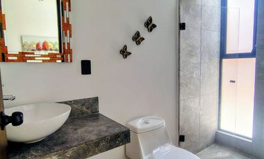 VENTA DE CASA CON ALBERCA EN CONDOMINIO DE 15 CASAS EN JIUTEPEC, MORELOS.