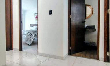 VENTA DE CASA CON ALBERCA EN CONDOMINIO DE 15 CASAS EN JIUTEPEC, MORELOS.