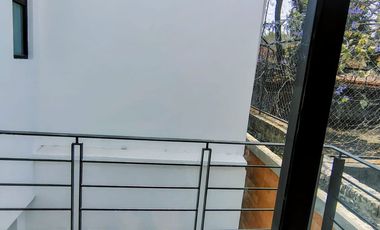 VENTA DE CASA CON ALBERCA EN CONDOMINIO DE 15 CASAS EN JIUTEPEC, MORELOS.