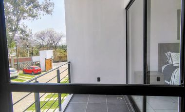 VENTA DE CASA CON ALBERCA EN CONDOMINIO DE 15 CASAS EN JIUTEPEC, MORELOS.