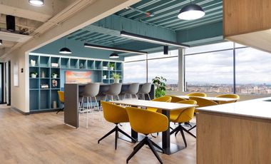 Alquiler de oficina comercial para 3 personas en Bogota, North Point.