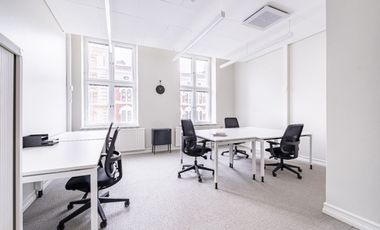 Alquiler de oficina comercial para 5 personas en Bogota, North Point.