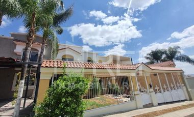 RENTA CASA RESIDENCIAL VERSALLES TONALA