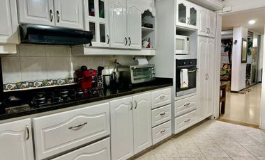 Fabulosa Casa Unifamiliar en unidad cerrada-Tu hogar ideal en Loma de Los Bernal