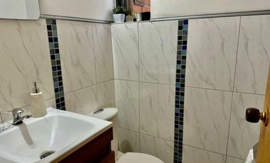 Fabulosa Casa Unifamiliar en unidad cerrada-Tu hogar ideal en Loma de Los Bernal