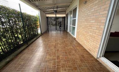 SE VENDE CASA ESQUINERA EN QUINTANAR DE LA PRADERA