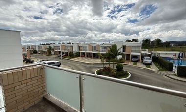 SE VENDE CASA ESQUINERA EN QUINTANAR DE LA PRADERA
