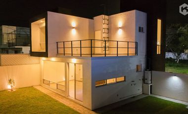 CASA NUEVA EN VENTA OAXTEPEC CENTRO, CON ALBERCA, JACUZZI, JARDÍN Y TERRAZA PRIVADA
