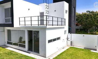 CASA NUEVA EN VENTA OAXTEPEC CENTRO, CON ALBERCA, JACUZZI, JARDÍN Y TERRAZA PRIVADA