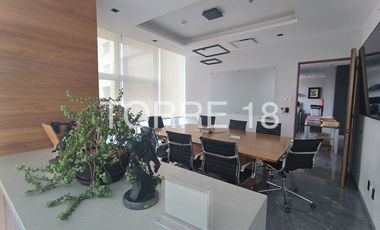 OFICINA TOTALMENTE ACONDICIONADA Y EQUIPADA EN VENTA FRENTE A PATIO SANTA FE