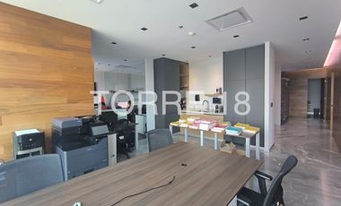 OFICINA TOTALMENTE ACONDICIONADA Y EQUIPADA EN VENTA FRENTE A PATIO SANTA FE