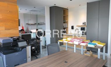 OFICINA TOTALMENTE ACONDICIONADA Y EQUIPADA EN VENTA FRENTE A PATIO SANTA FE