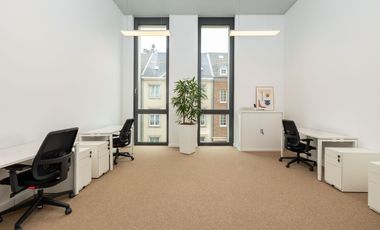 Alquiler de oficina corporativa para 3 personas en Bogota, Spaces Colina Campestre.