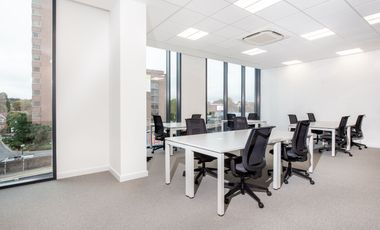 Alquiler de oficina corporativa para 5 personas en Bogota, Spaces Colina Campestre.