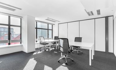 Alquiler de oficina comercial para 4 personas en Bogota, Tequendama.