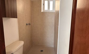 SE RENTA CASA EN DE UNA PLANTA EN MISION SAN JERONIMO QUERETARO VIG.24/7