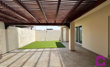 SE RENTA CASA EN DE UNA PLANTA EN MISION SAN JERONIMO QUERETARO VIG.24/7