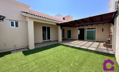 SE RENTA CASA EN DE UNA PLANTA EN MISION SAN JERONIMO QUERETARO VIG.24/7