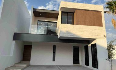 CASA EN VENTA EN SAN ANGEL RESIDENCIAL V