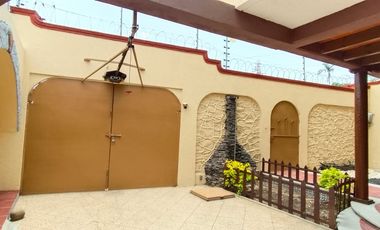 CASA EN VENTA SOBRE CALLE MUY CERCA DE PASEOS DE LA REFORMA EN COL. TRES DE MAYO $4,500,000.00