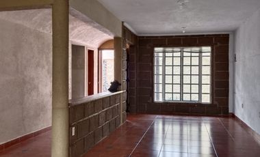 CASA EN VENTA SOBRE CALLE MUY CERCA DE PASEOS DE LA REFORMA EN COL. TRES DE MAYO $4,500,000.00