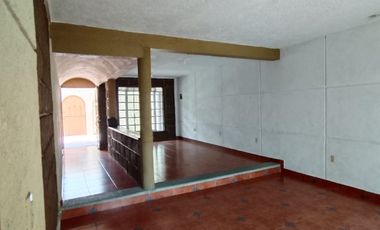 CASA EN VENTA SOBRE CALLE MUY CERCA DE PASEOS DE LA REFORMA EN COL. TRES DE MAYO $4,500,000.00