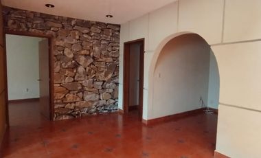 CASA EN VENTA SOBRE CALLE MUY CERCA DE PASEOS DE LA REFORMA EN COL. TRES DE MAYO $4,500,000.00