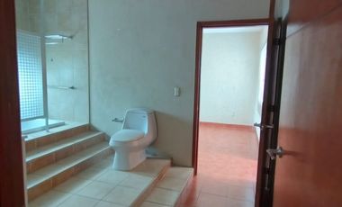 CASA EN VENTA SOBRE CALLE MUY CERCA DE PASEOS DE LA REFORMA EN COL. TRES DE MAYO $4,500,000.00