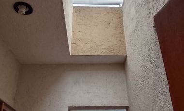 CASA EN VENTA SOBRE CALLE MUY CERCA DE PASEOS DE LA REFORMA EN COL. TRES DE MAYO $4,500,000.00