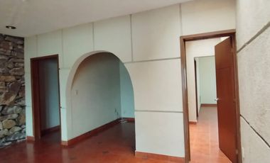 CASA EN VENTA SOBRE CALLE MUY CERCA DE PASEOS DE LA REFORMA EN COL. TRES DE MAYO $4,500,000.00