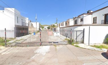 Casa en Remate Bancario, Fracc Campo Bello, muy cerca de la UACH, Chihuahua, Chih.