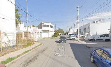 Casa en Remate Bancario, Fracc Paseos de Chihuahua, muy cerca de la UACH, Chihuahua, Chih.