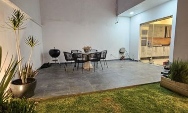 Casa en Rente Juriquilla 4 habitaciones cada una con baño, Cuarto de servicio, Roof Garden