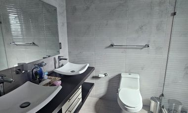 Casa en Rente Juriquilla 4 habitaciones cada una con baño, Cuarto de servicio, Roof Garden
