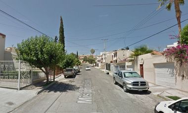 Casa en Remate Bancario, Fracc Campanario, Chihuahua, Chih.